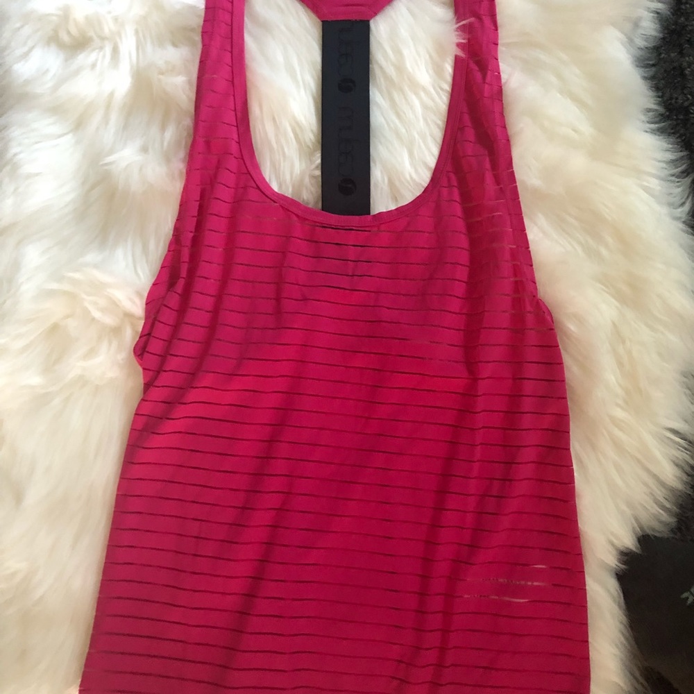 New Caelum Activewear | Layer Up Crop Tank | XL